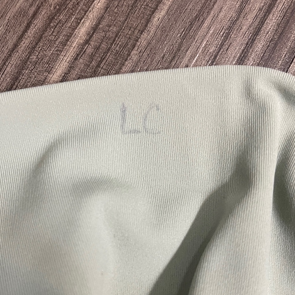 Women’s Lululemon High-Waisted Capri Leggings - Picture 6 of 7